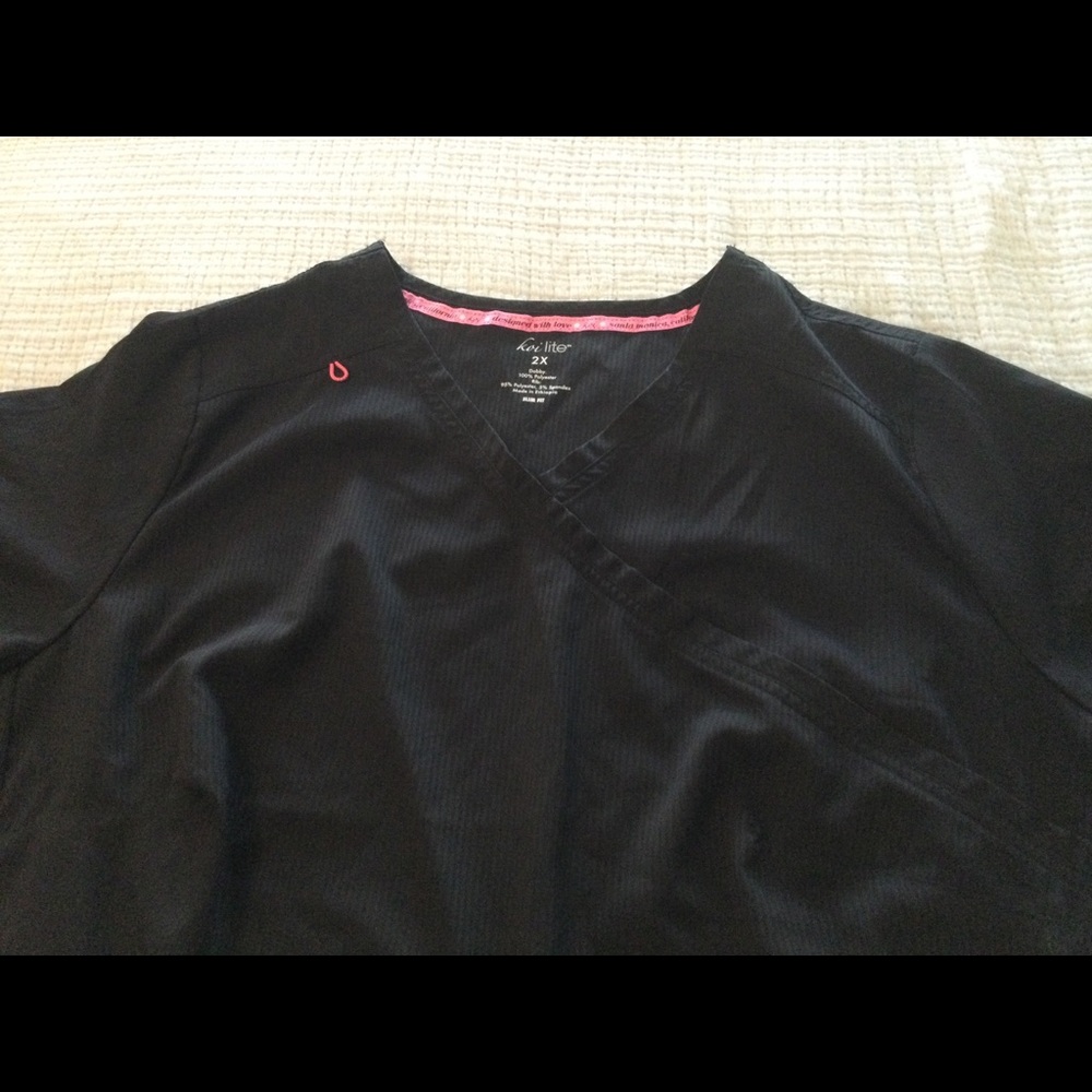 Koi light slim fit scrub top
